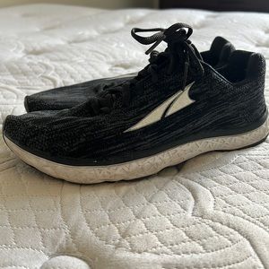 Altra Escalante women’s running shoes